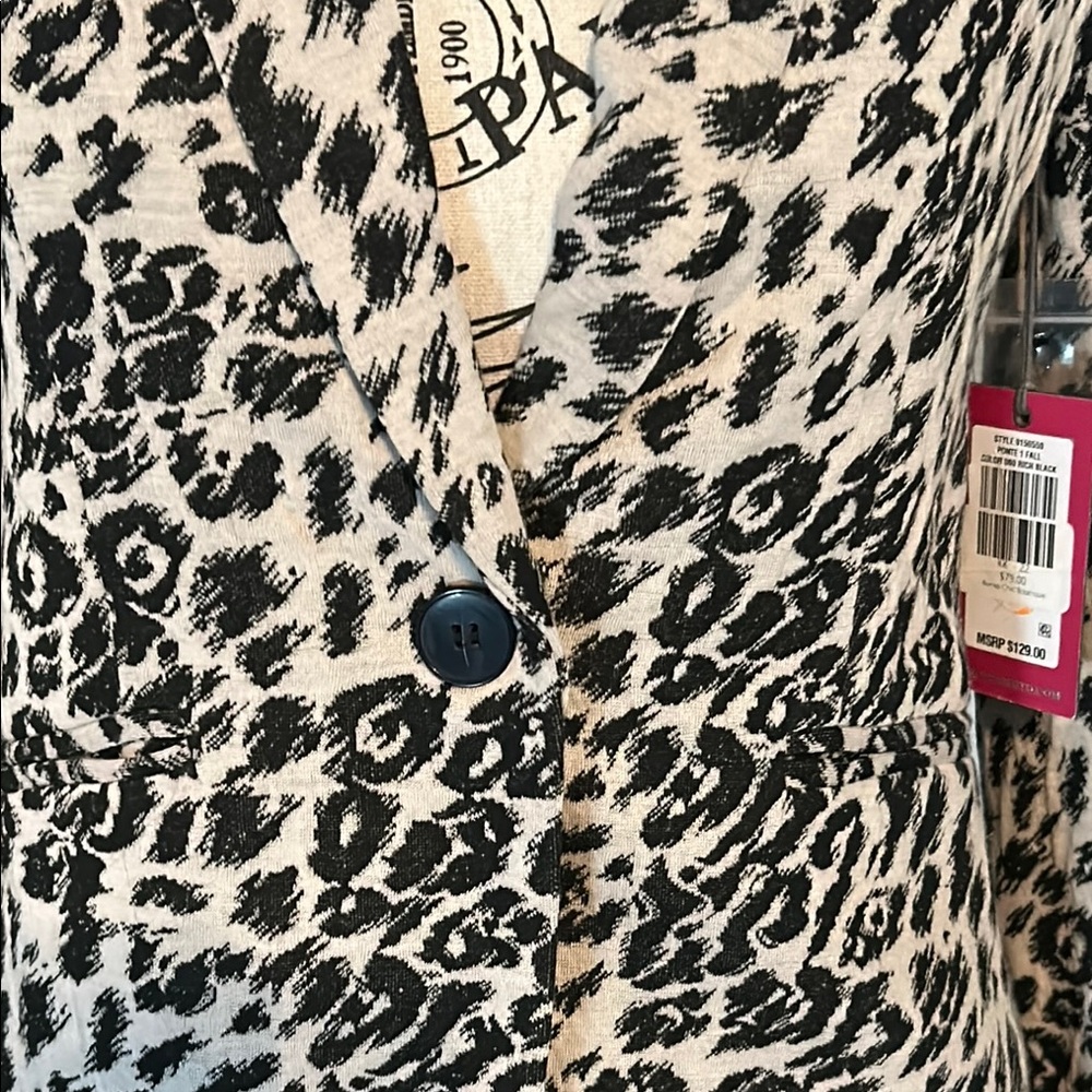 Leopard Print Women's Jacket - Picture 5 of 16